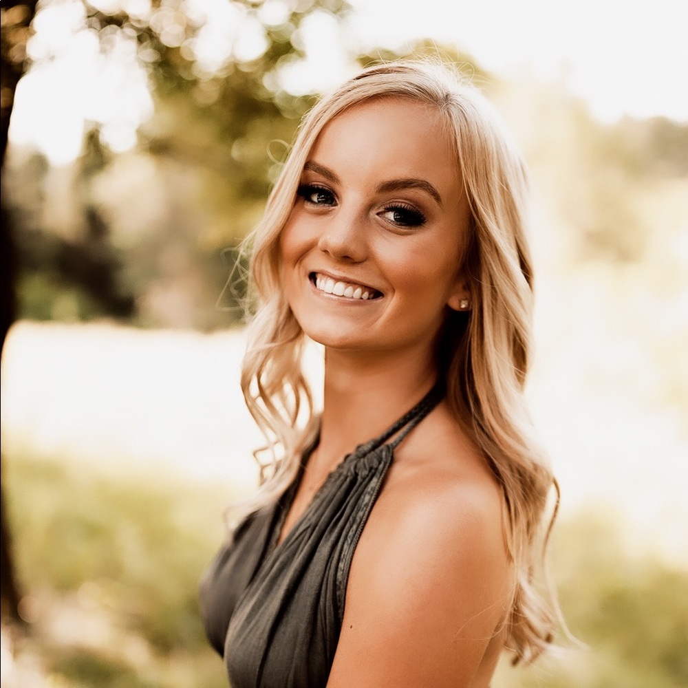 Meet your Posher, Ella